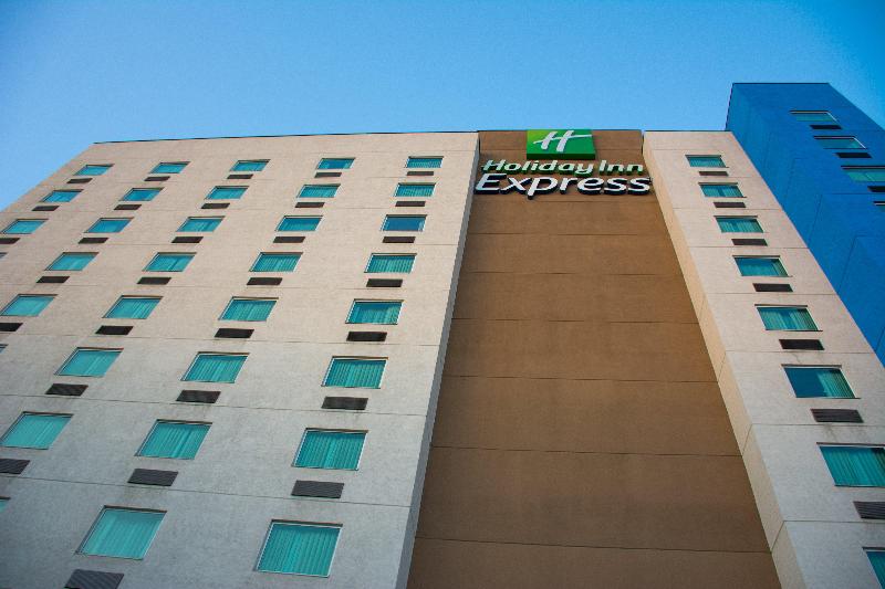 هتل Holiday Inn Express Saltillo Zona Aeropuerto, An Ihg