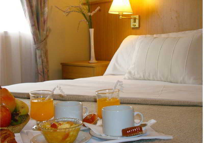 هتل Hostal Del Sol Spa