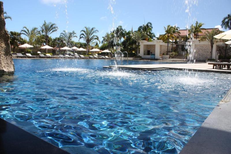Kanucha Bay Hotel & Villas