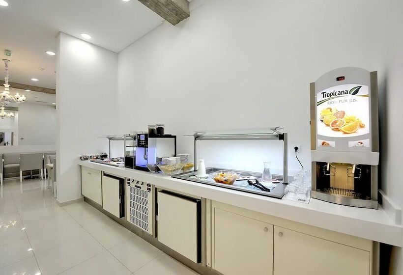 ホテル Kyriad Prestige Perpignan Centre Del Mon