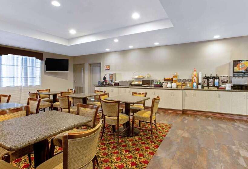 호텔 La Quinta Inn & Suites By Wyndham Cleburne