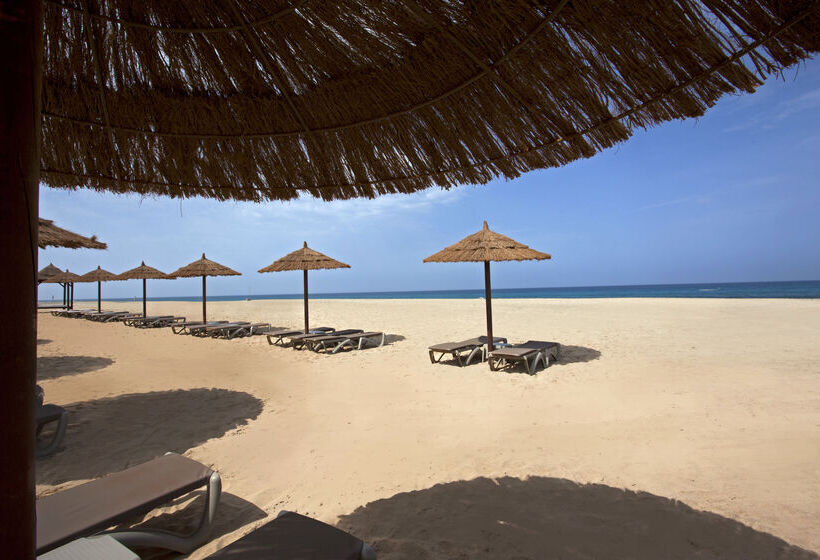 Отель Melia Tortuga Beach