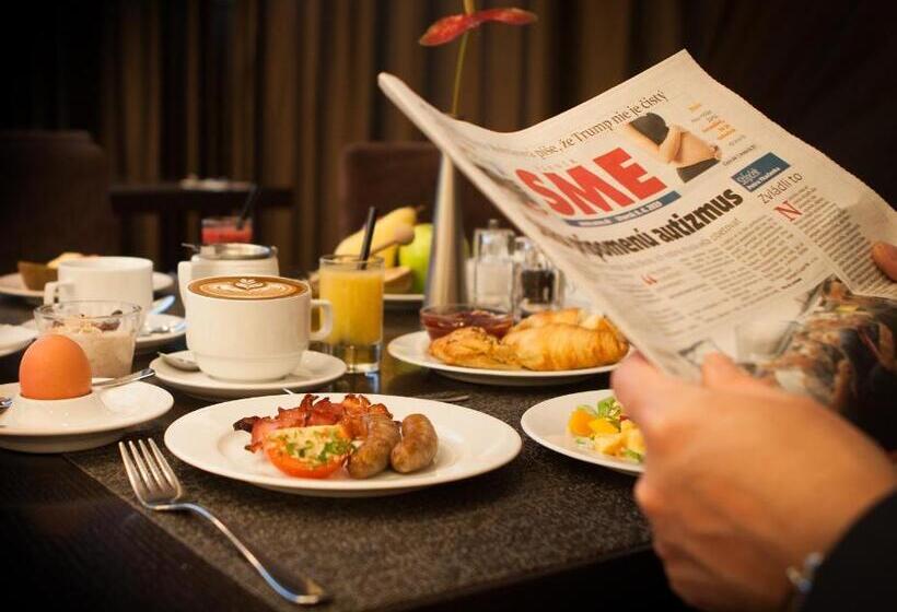 호텔 NH Bratislava Gate One