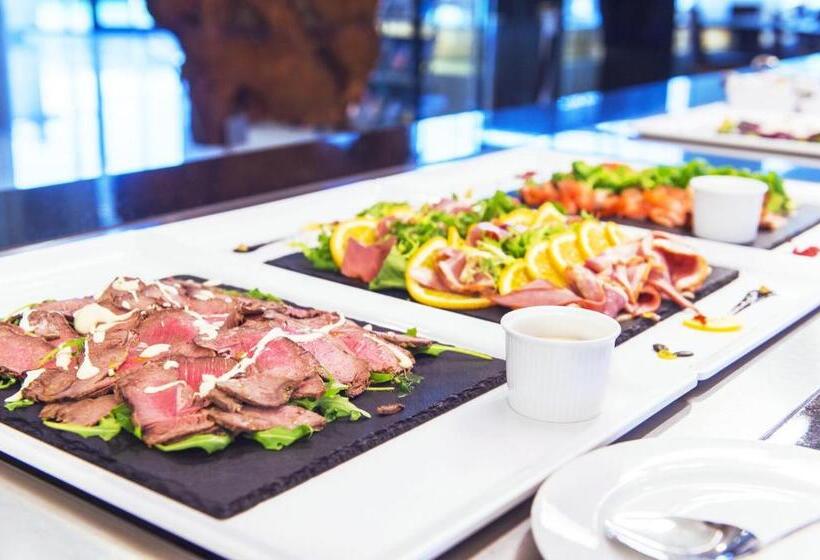 호텔 NH Bratislava Gate One