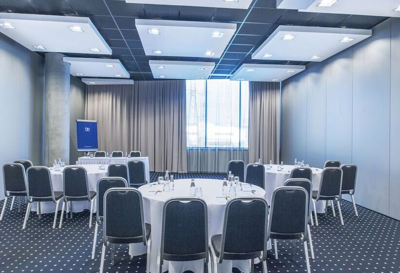 호텔 NH Bratislava Gate One