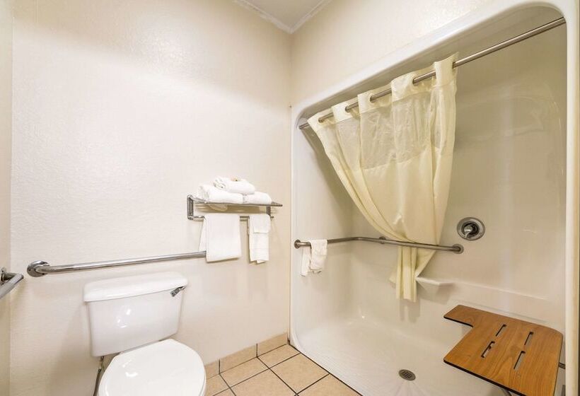 هتل Quality Suites