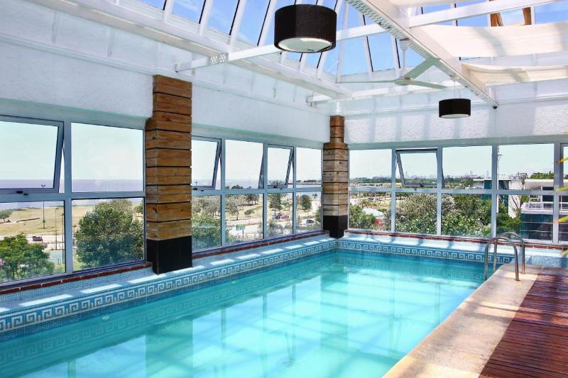 בית מלון כפרי Ramada By Wyndham Buenos Aires
