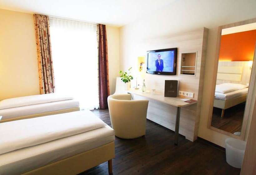 Fotos del hotel Rödelheimer Hof - Am Wasserturm:  8