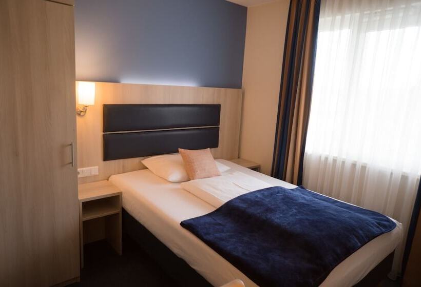 Fotos del hotel Rödelheimer Hof - Am Wasserturm:  2