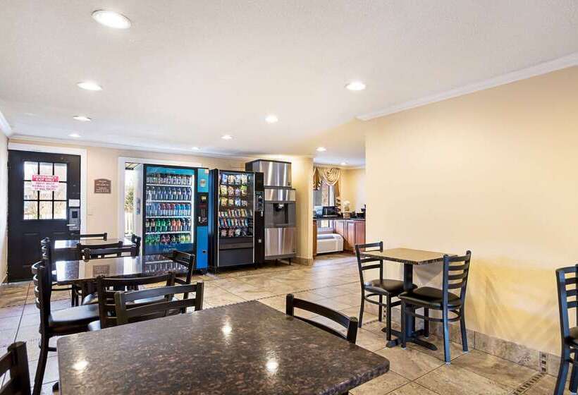 هتل Rodeway Inn Metro Airport