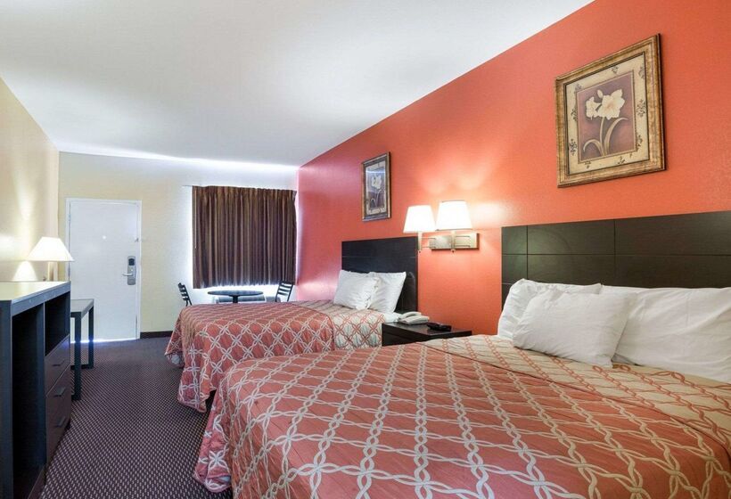 هتل Rodeway Inn & Suites