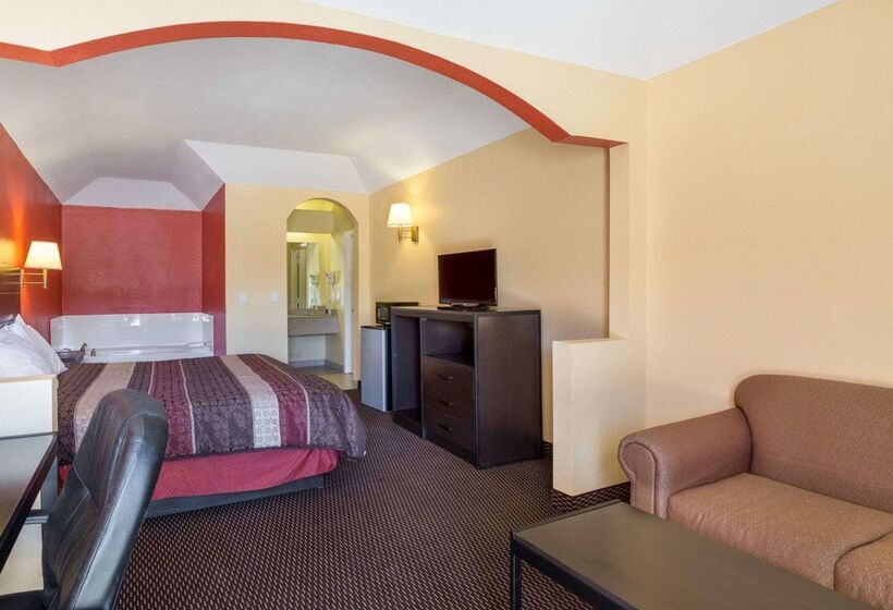 هتل Rodeway Inn & Suites