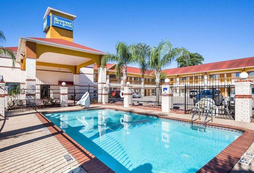 هتل Rodeway Inn & Suites