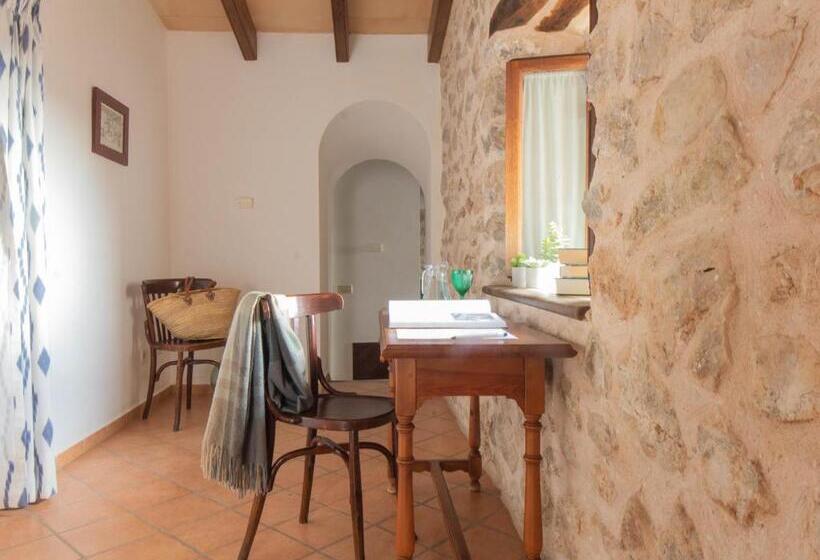 فندق ريفى Finca Can Beneit