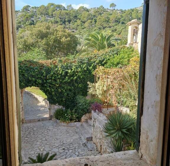 فندق ريفى Finca Can Beneit