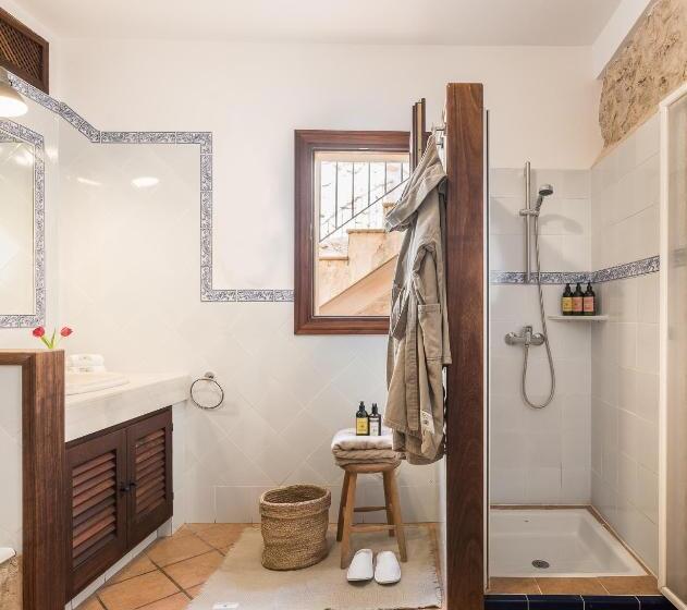فندق ريفى Finca Can Beneit