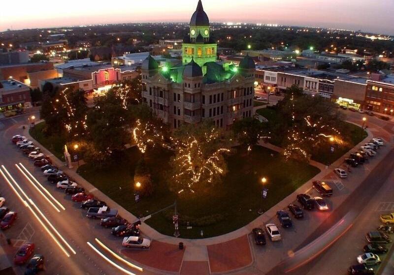 בית מלון כפרי Springhill Suites By Marriott Denton