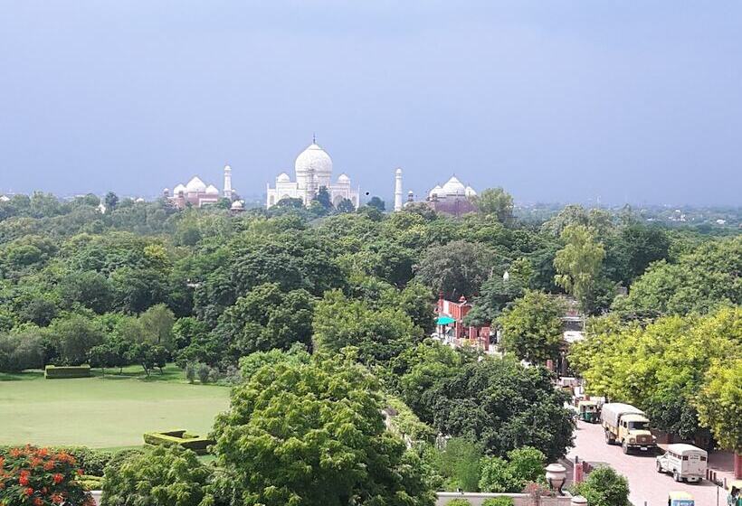 Отель Taj Plaza, Vip Road, Agra