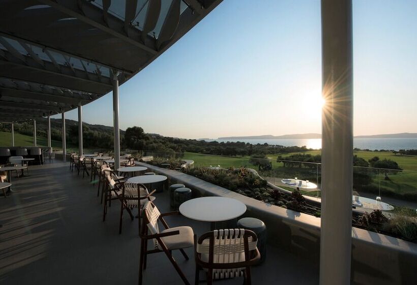 هتل The Westin Resort Costa Navarino