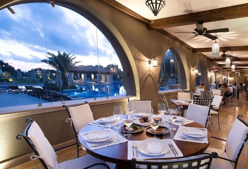 هتل The Westin Resort Costa Navarino