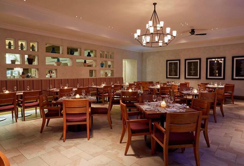 هتل The Westin Resort Costa Navarino