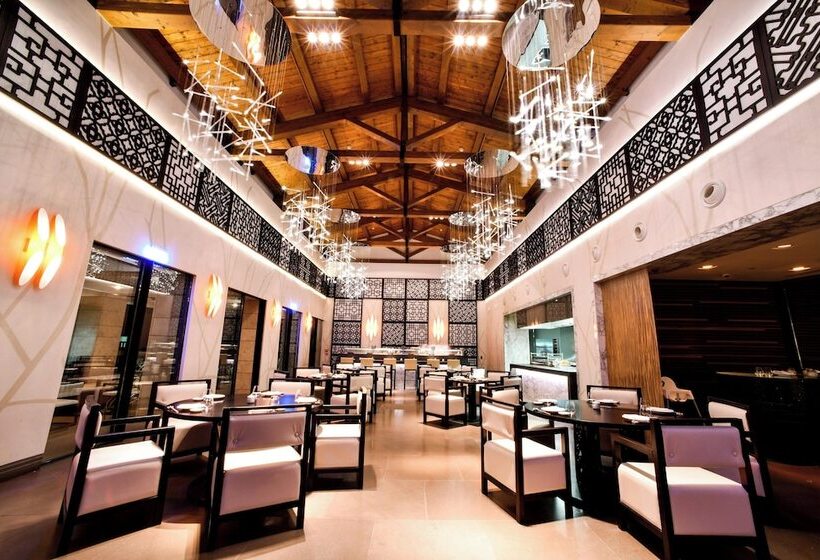 هتل The Westin Resort Costa Navarino