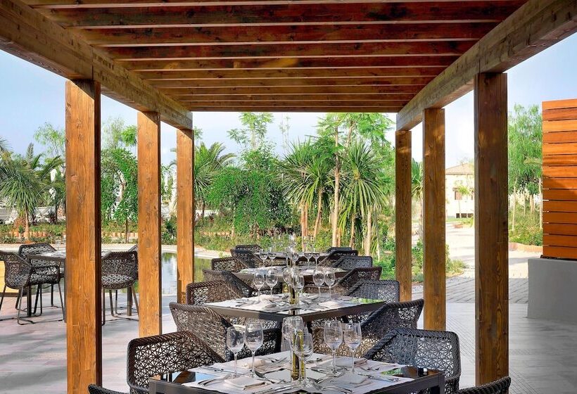 هتل The Westin Resort Costa Navarino