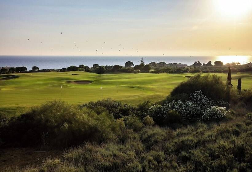 هتل The Westin Resort Costa Navarino