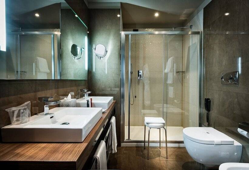 هتل Uptown Palace