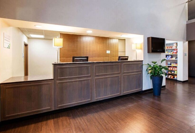 בית מלון כפרי Wingate By Wyndham Roseville/detroit