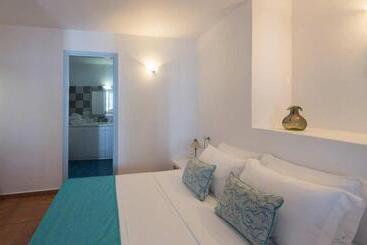 Kastro Suites