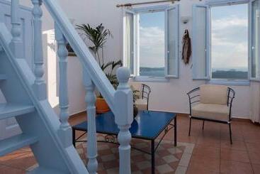 Kastro Suites