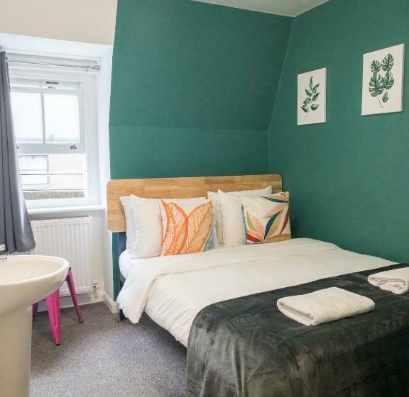 Smart Hyde Park Inn Hostel