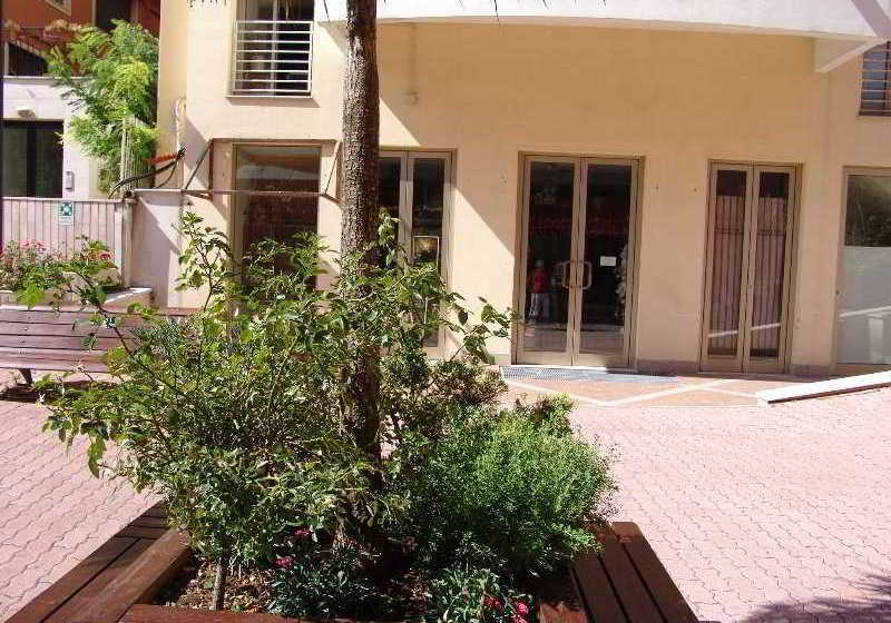 V7 Hotel