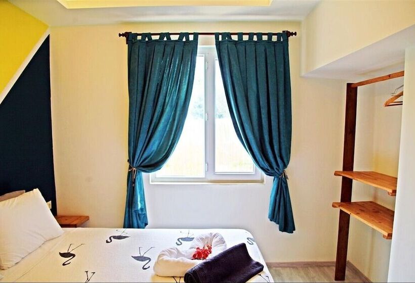 هتل Kas 11 Oda Boutique Pension
