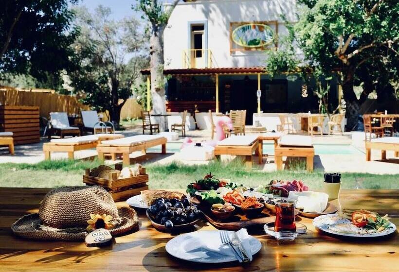 هتل Kas 11 Oda Boutique Pension