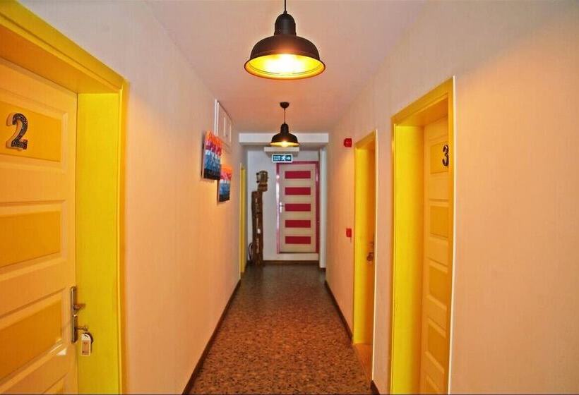هتل Kas 11 Oda Boutique Pension