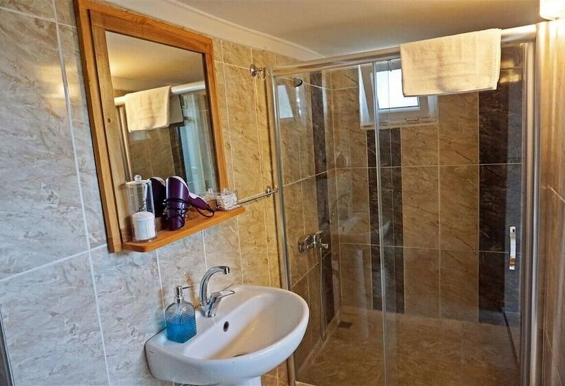 هتل Kas 11 Oda Boutique Pension