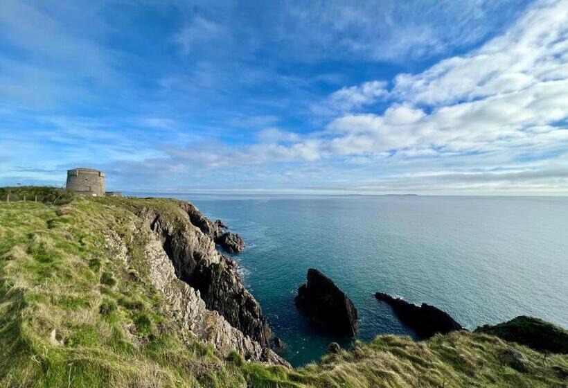 مبيت وإفطار Thistledown Lodge