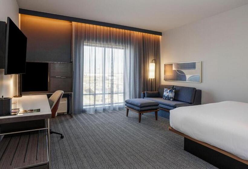 هتل Courtyard By Marriott Indianapolis Fishers