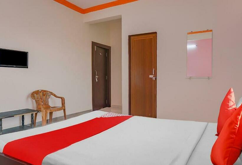 Отель Oyo Flagship 83107 Surya Lodge
