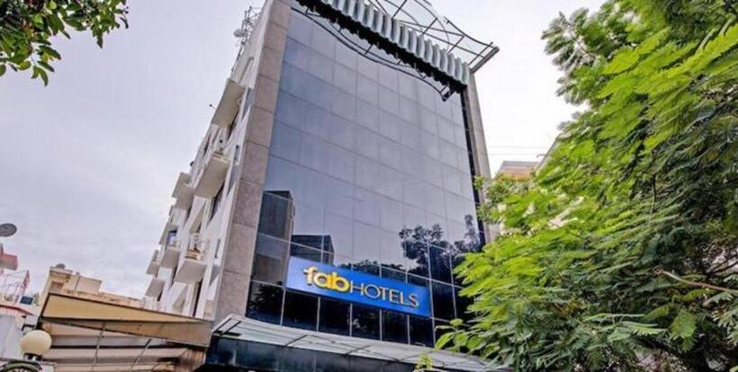 Fabhotel Skyry