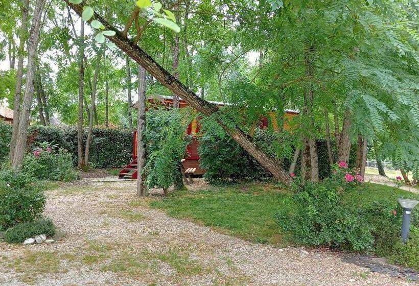 פנסיון La Fontaine De La Chapinière Cw