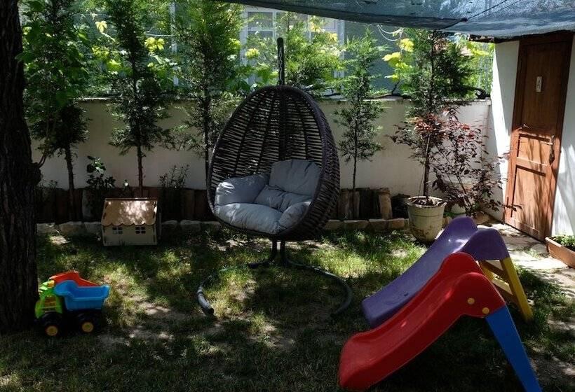 مبيت وإفطار Konak Bi̇ndalli