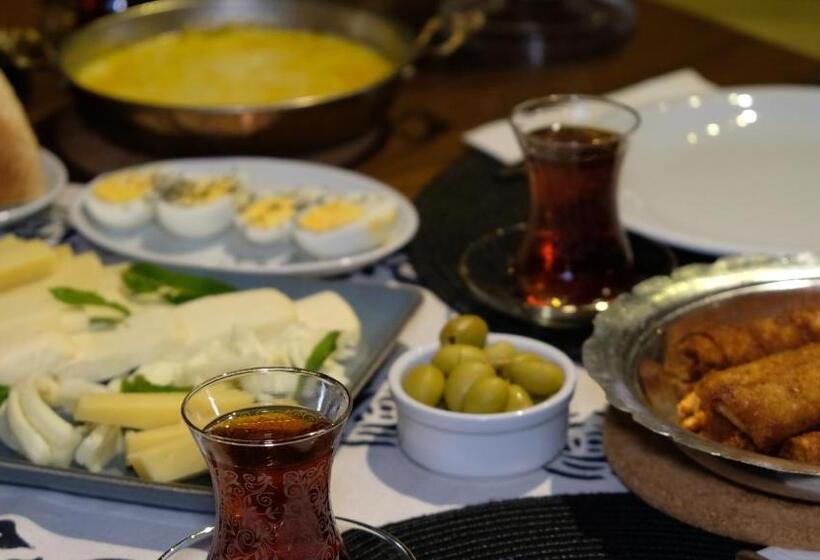 مبيت وإفطار Konak Bi̇ndalli