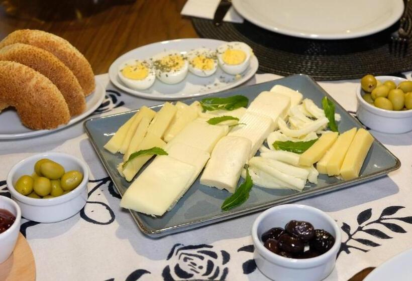 مبيت وإفطار Konak Bi̇ndalli