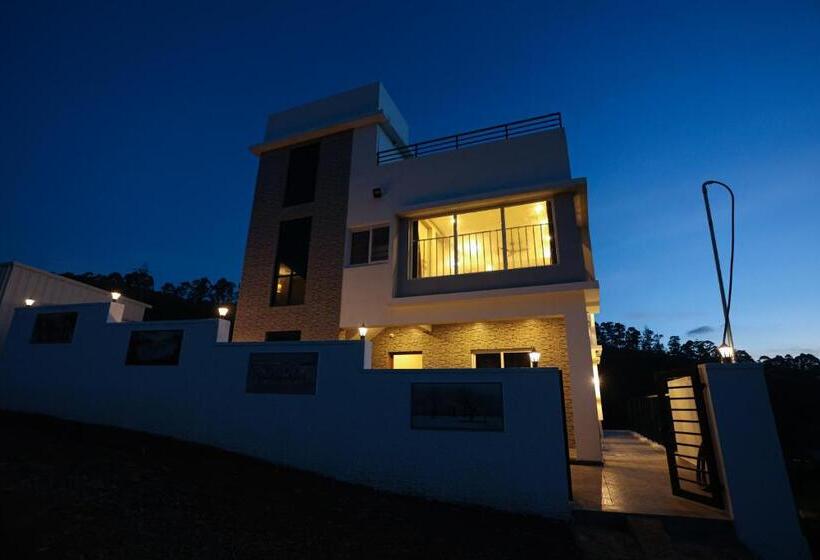 تختخواب و صبحانه Rr Holidays