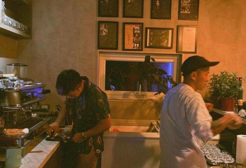 تختخواب و صبحانه 弎trinity