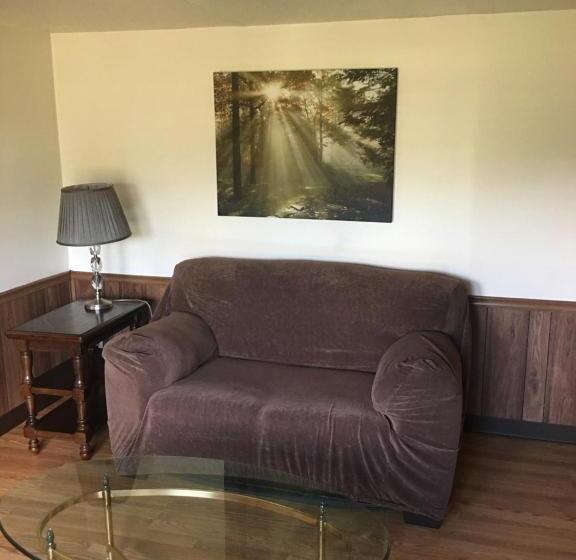 Cadiz Motel