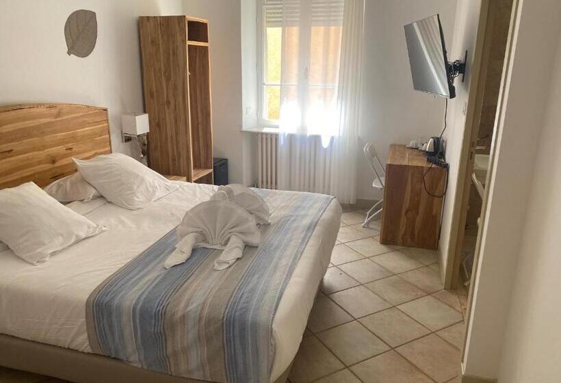 Domaine De La Nerthe  Hotel Provence Mediterranee